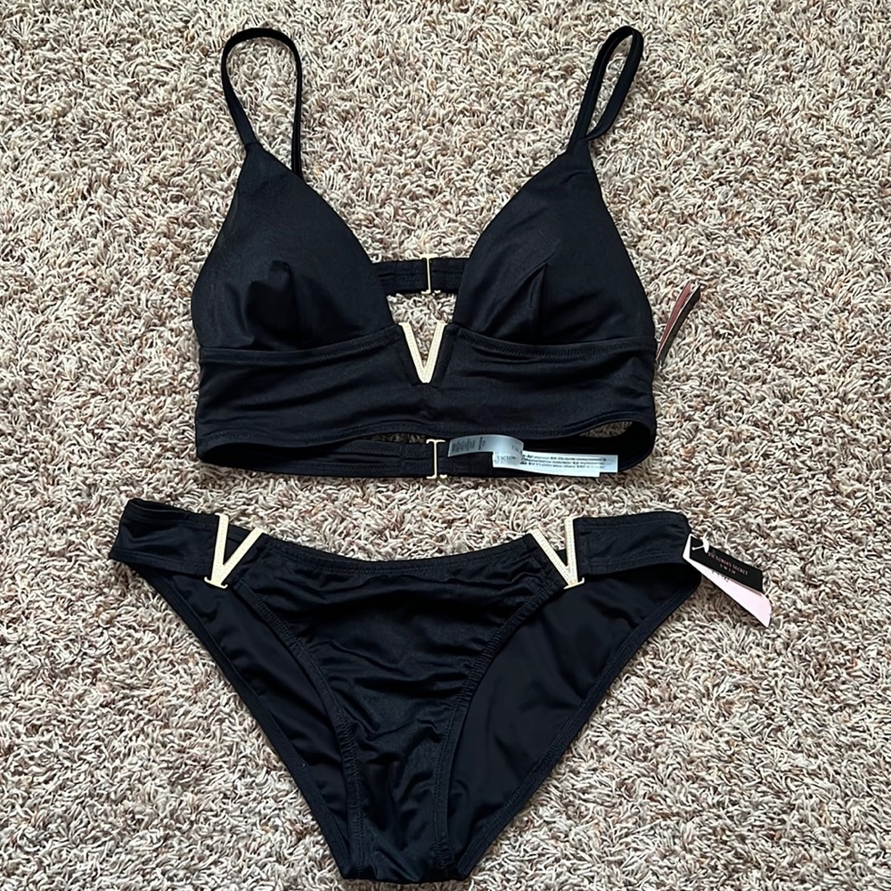 Victoria’s Secret large with tags